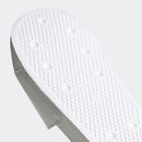https://assets.adidas.com/images/w_600,f_auto,q_auto/115e28cc565940b7832eaaee01132c75_9366/Chinelo_Adilette_Lite_Branco_FU8297_43_detail.jpg